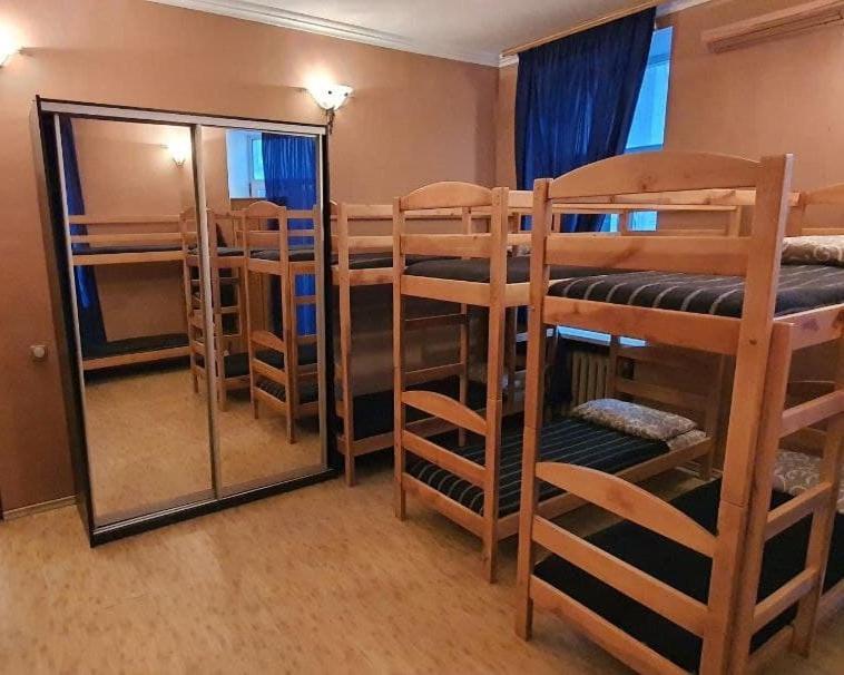 Хостел На Льва Толстого Киев Экстерьер фото